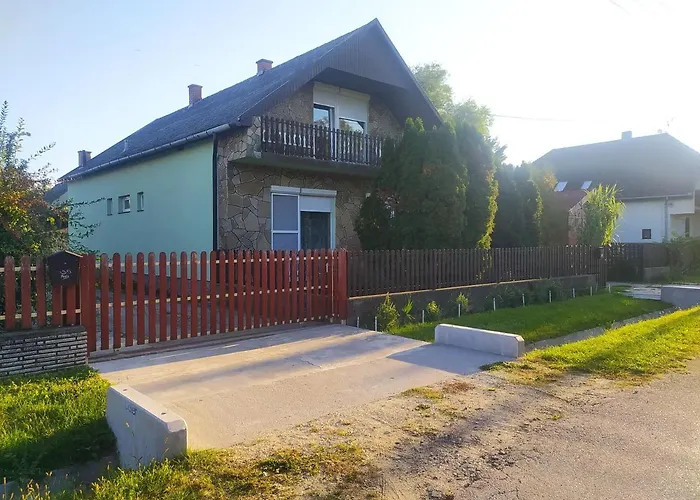 Etus Vendeghaz Prázdninový dům Balatonfenyves