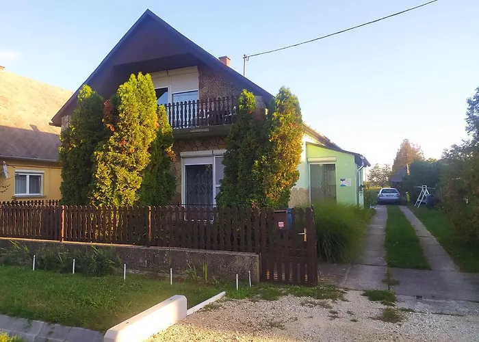 Etus Vendeghaz Prázdninový dům Balatonfenyves
